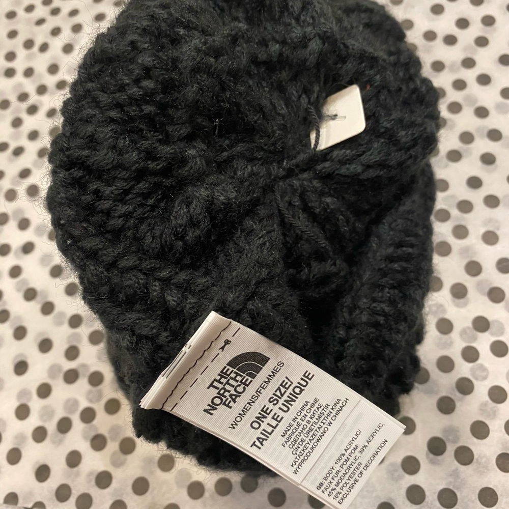 The North Face triple cable fur Pom beanie NWT - Picture 8 of 8